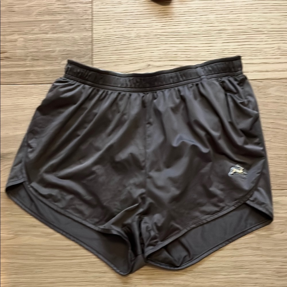 Tracksmith twilight split shorts